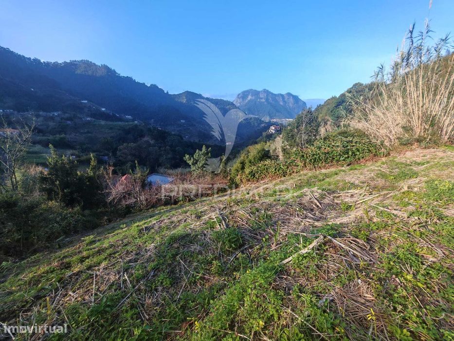 Terreno com 630m2 em Porto da Cruz para construção — Sagres, Faro