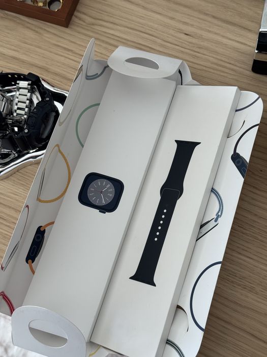 Apple Watch Series 8 - Midnight Aluminum 45mm