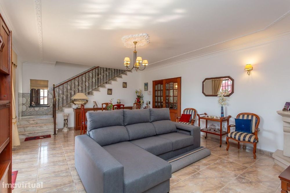 Vende-se Moradia T4 em Albarraque