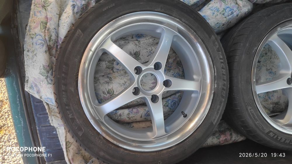 Jantes 17 com pneus praticamente novos
