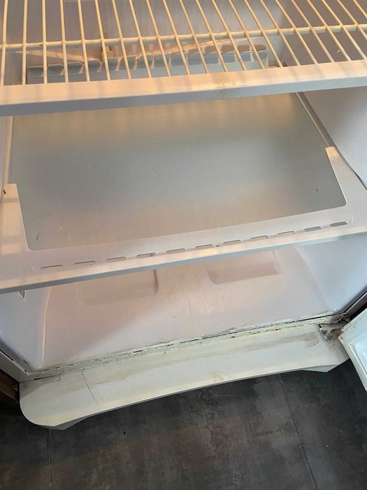 Frigorífico com pequena arca