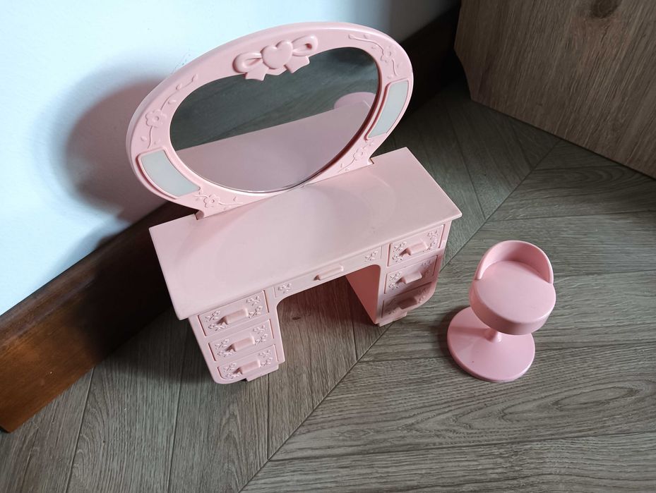 Meble Barbie Betty Toaletka lata 80/90 świecąca + akcesoria
