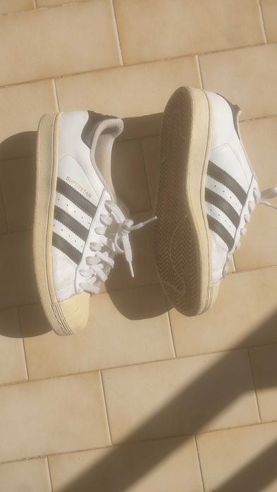 Prenda de Natal, Ténis marca Adidas