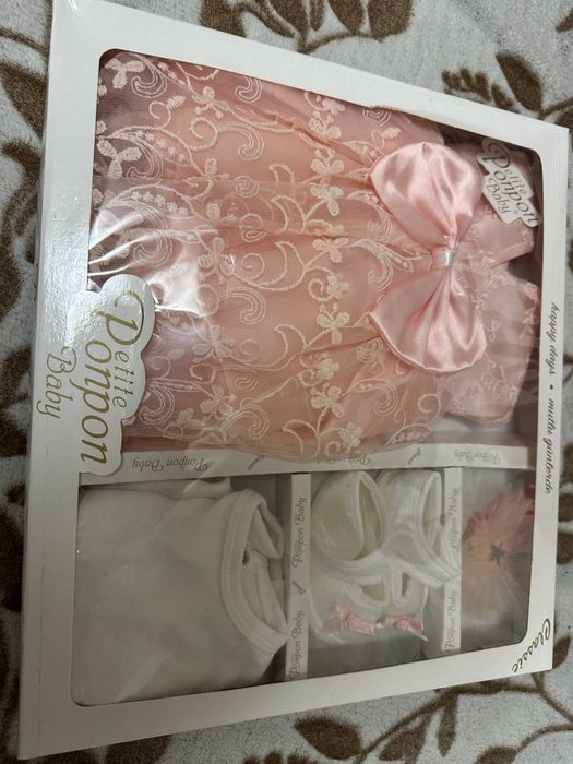 сукні для двійні(дівчаток) , розмір 3-6 місяців, 62-68.