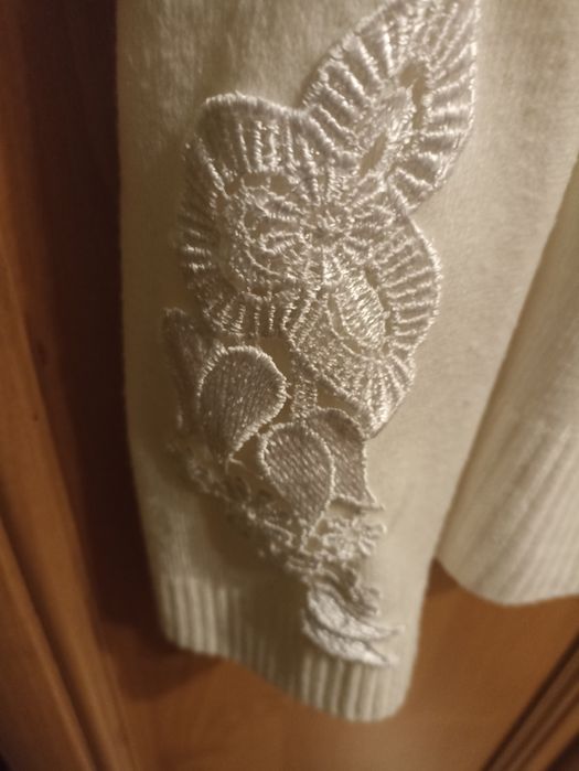 Sweter damski biały rozpinany r. S