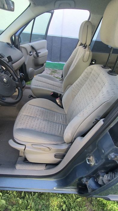 Продаєть авто Renault Scenic Megane 2006 року газ/бензин. 7 місць 205т пробіг.