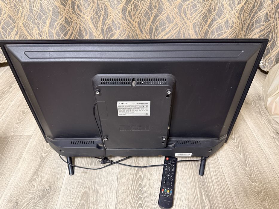 Продам телевизор Bravis 32” (без смарт тв)