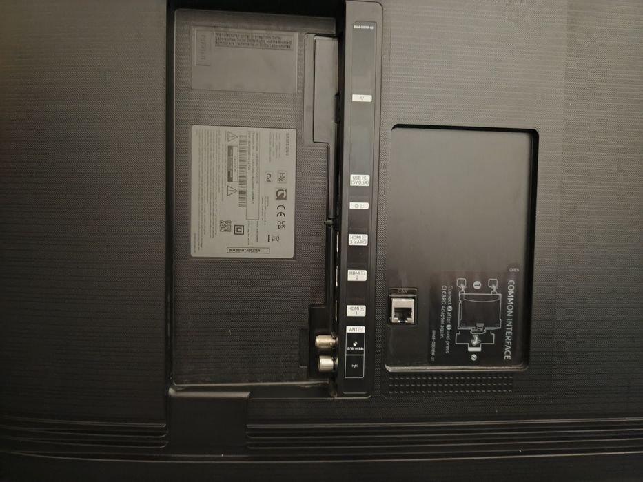 Смарт тв Samsung UHD AU7100