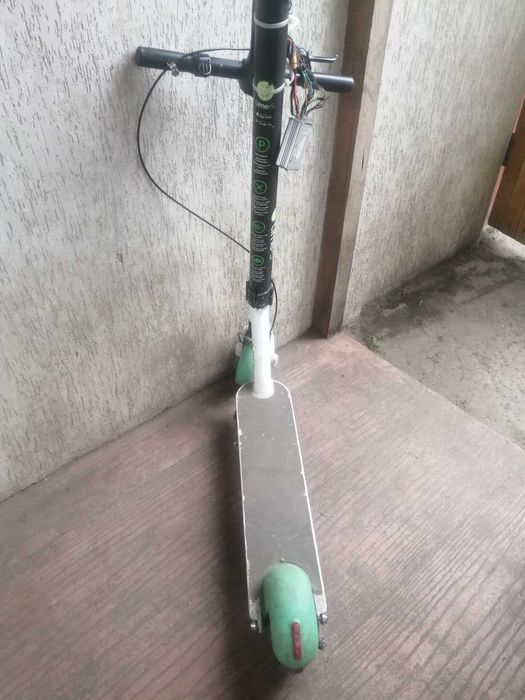Самокат Електричний Lime Scooter