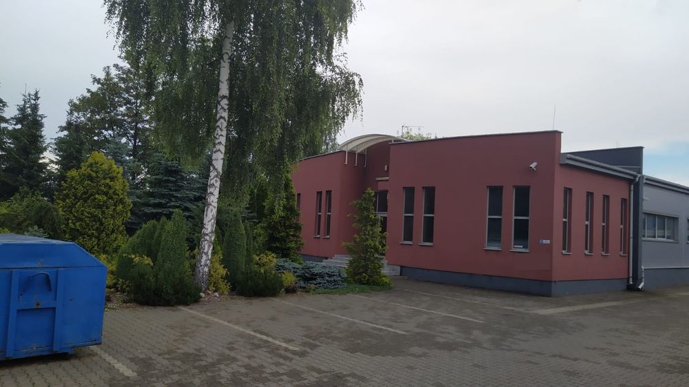 Lokal usługowo biurowy do wynajęcia. Duży parking. Niezależny