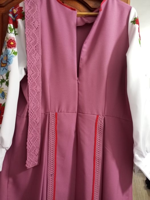 Продам вишите плаття