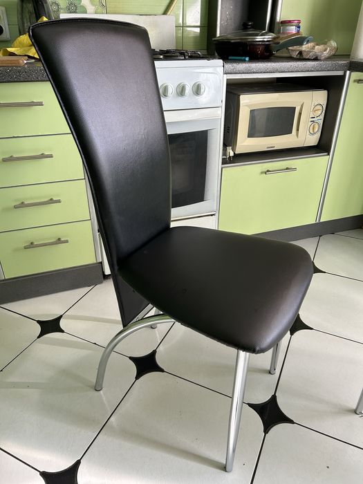 Кухонний стілець