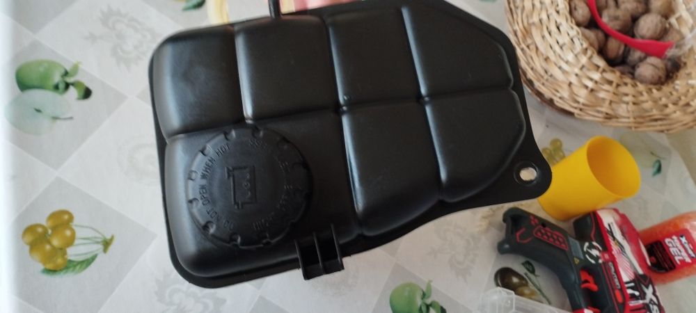 Reservatório água w203 e friso de passagem de porta