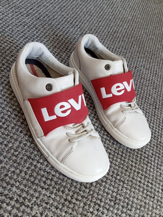 Buty damskie sneakersy marki Levi's  Batwing Sneaker. R. 37