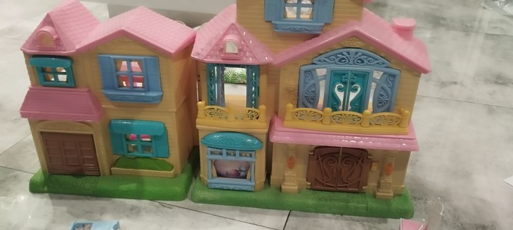 Domek z mebelkami i dźwiękiem