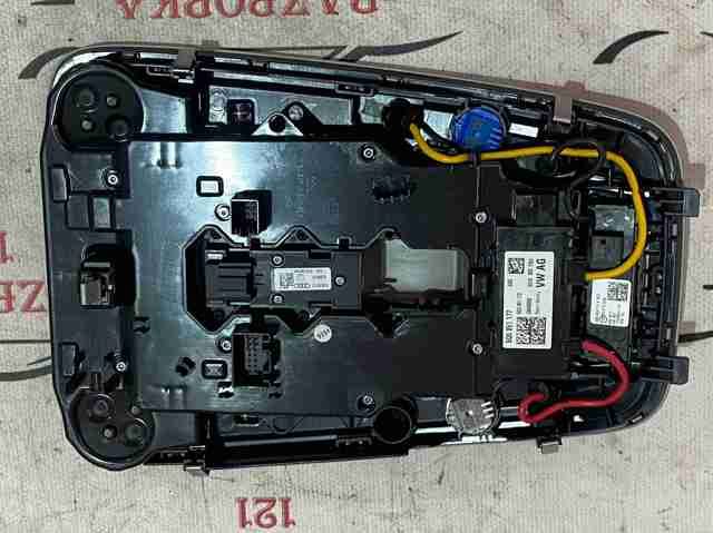 Фонарь салонный (плафон) освещения передний под люк audi a4 b9