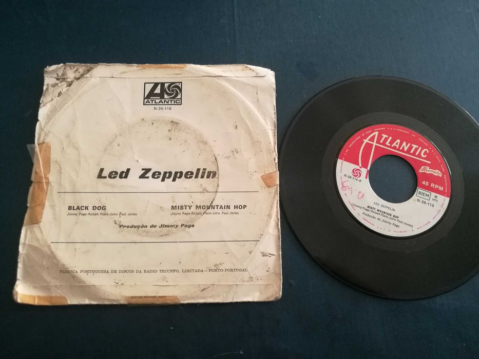 LED ZEPPELIN - Black Dog / Misty Mountain Hop (Edição Portuguesa - 1972) SINGLE