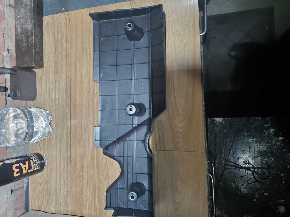 Кришка двигуна декоративна хюндай акцент 3 2008 рік