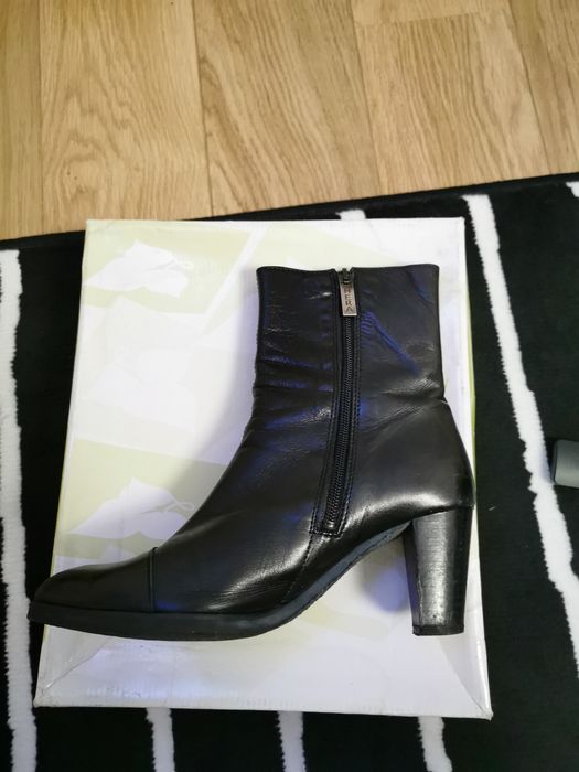Botins em pele 'Hera'