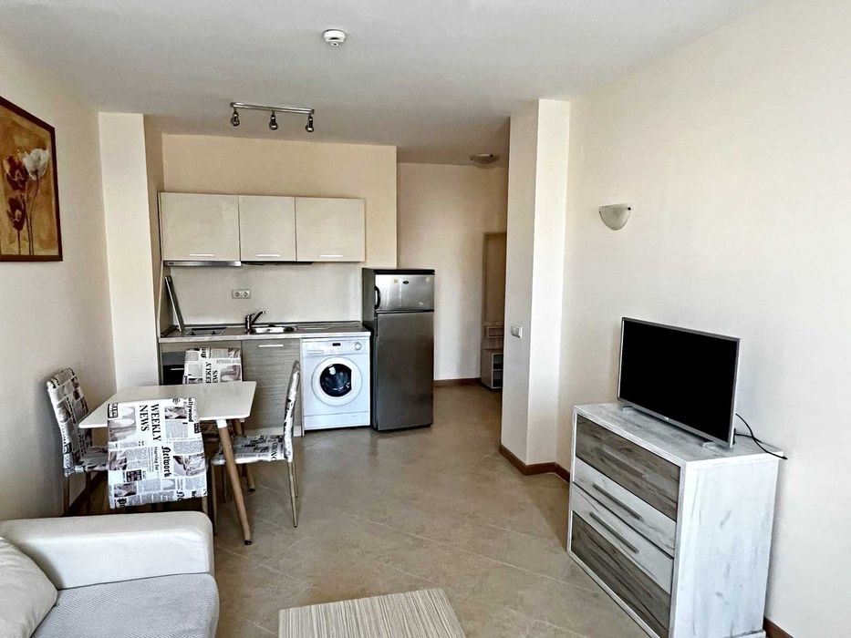 Продам 3-кімнатну квартиру Болгарія Сонячний Берег