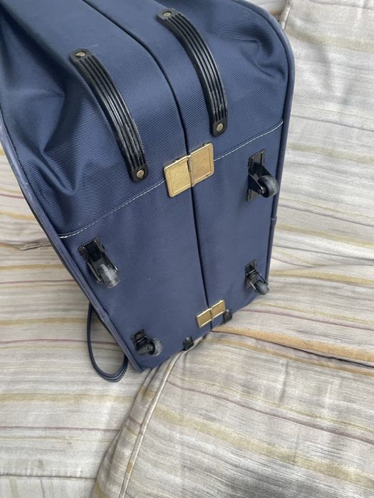 mala clássica vintage com rodas