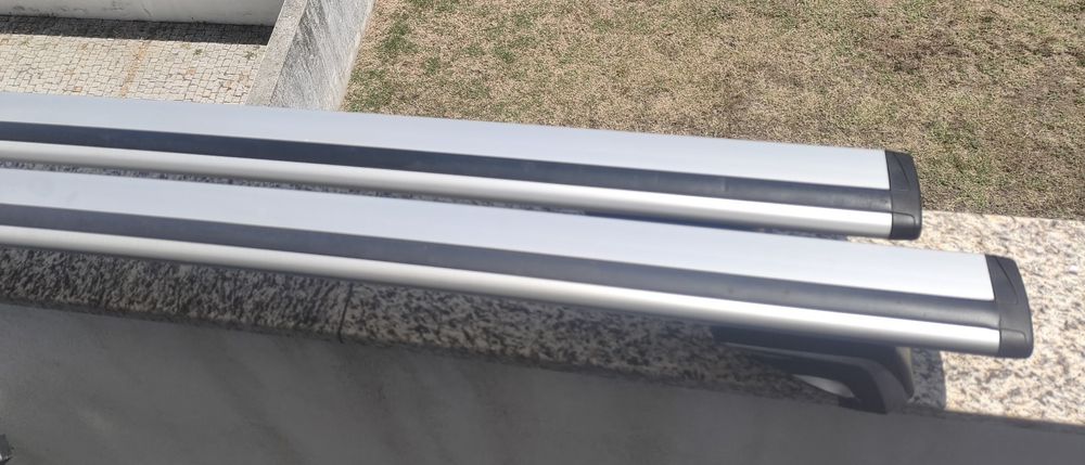 Kit completo 2 barras de tejadilho Alumínio Aerodinâmicas 3M 118 cm - fixações NORAUTO