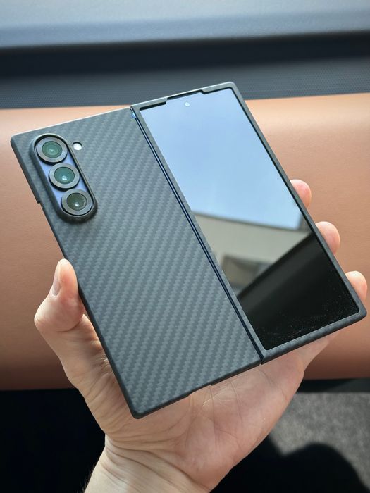 Ультратонкий карбоновый чехол Galaxy Z Fold 6