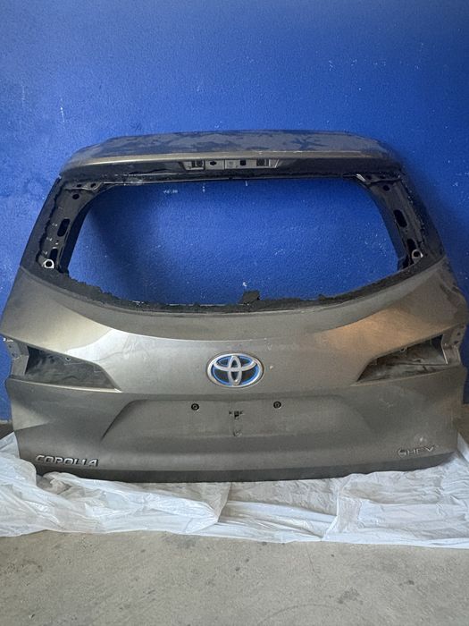 Toyota Corolla Trunk Door