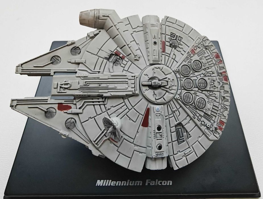 Figurki Star Wars-Myśliwiec TIE i Sokół Millennium