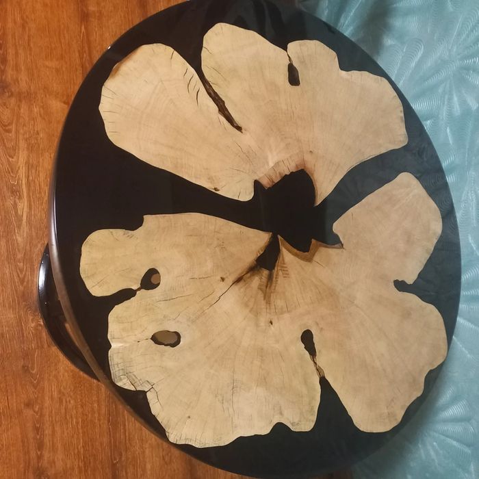 Стіл лофт з Граба з епоксидною смолоюою