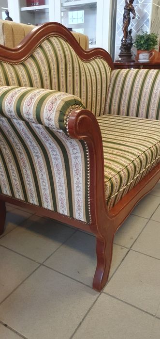 Mała stylowa sofa