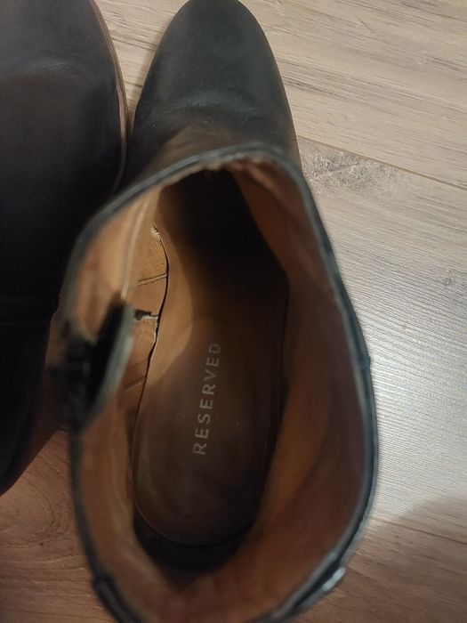 Botki czarne skórzane r. 38 Reserved