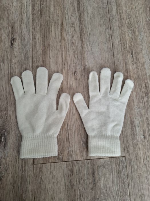 białe rękawiczki damskie