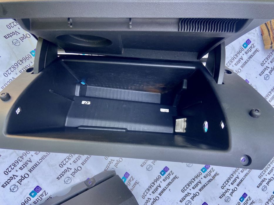 Бардачок Opel Zafira B Бардачок Опель Зафира , Астра АШ