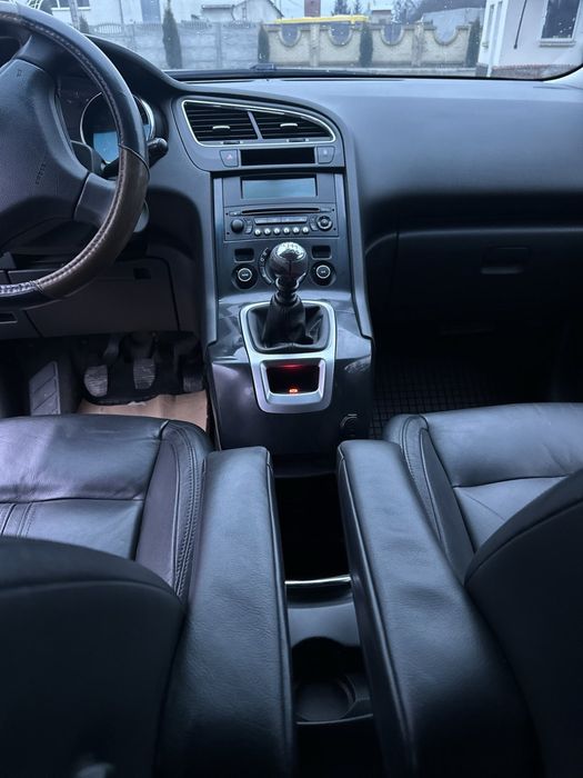 Pegout 5008, 2010 року, 2.0 дизель