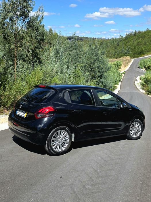 PEUGEOT 208 1.6 HDI STYLE