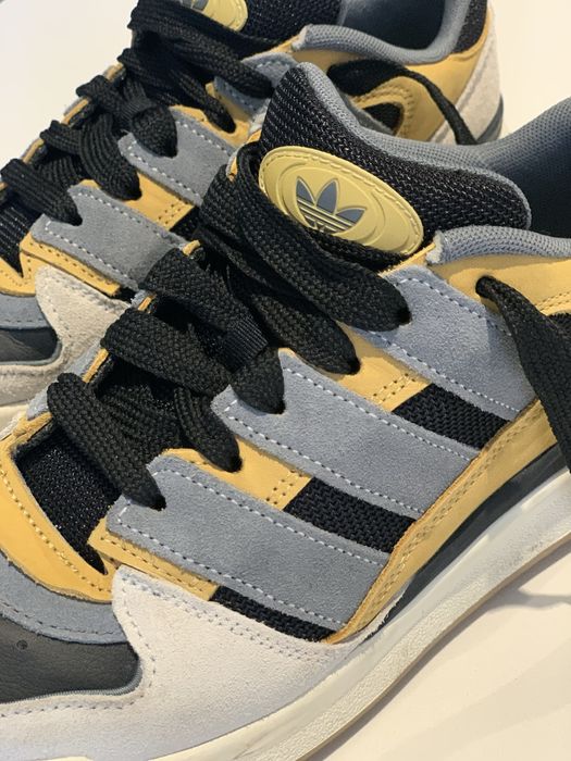 Sapatilhas ADIDAS. 38,5 como novas. deixaram de servir.