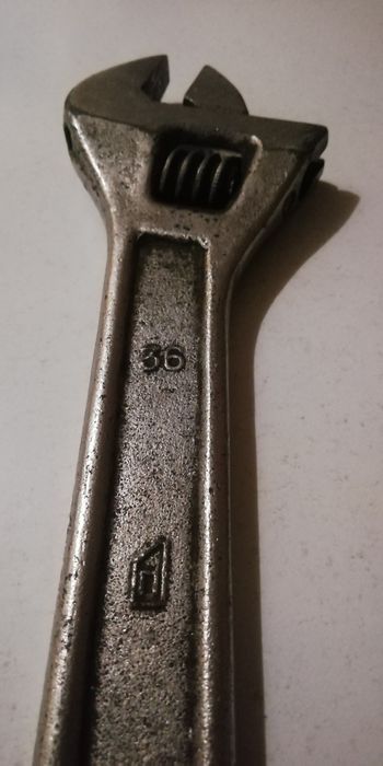 Ключ гаечный / разводной