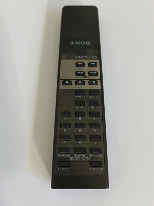 Sony RM-D295 pilot do CD SONY. Oryginał.