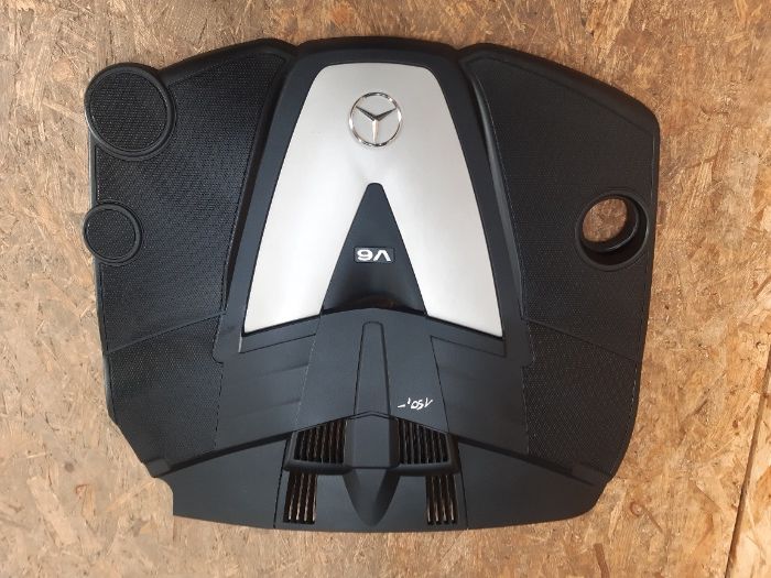 Pokrywa silnika Mercedes