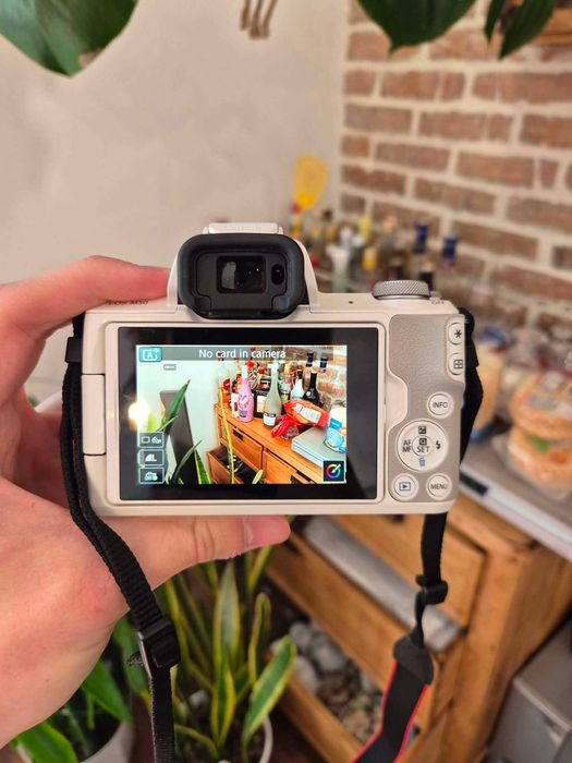 Canon EOS M50 biały + 15-45 mm | stan idealny / jak nowy | komplet