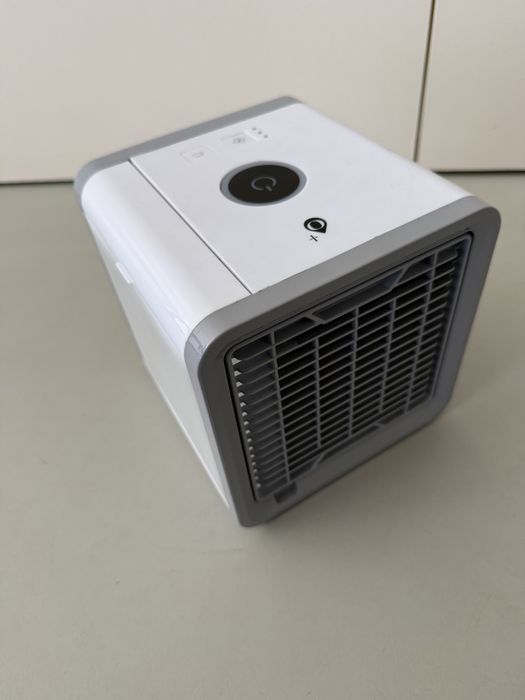 Mini Ar Condicionado Portátil / Humidificador - Como Novo