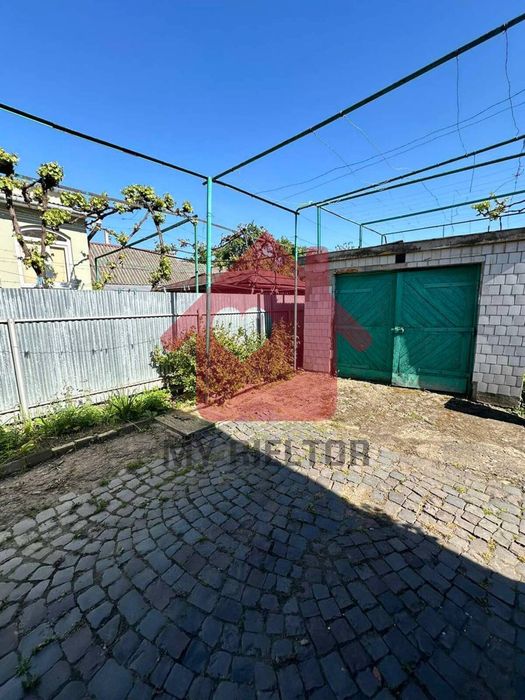 Продаж будинку Новий район!