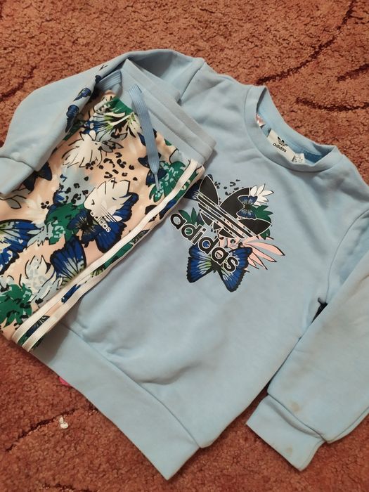 Спортивний костюм для дівчинки