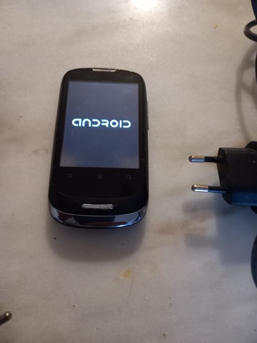 Conjunto de 3 Telemóveis Antigos