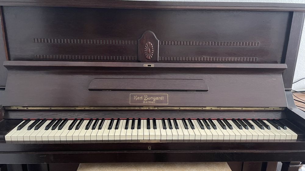 Piano Vertical Acústico em Ótimo Estado e Afinado