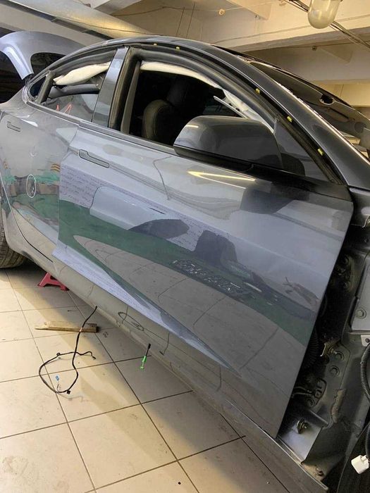 Tesla Model 3 двері передні задні праві ліві рест дорест