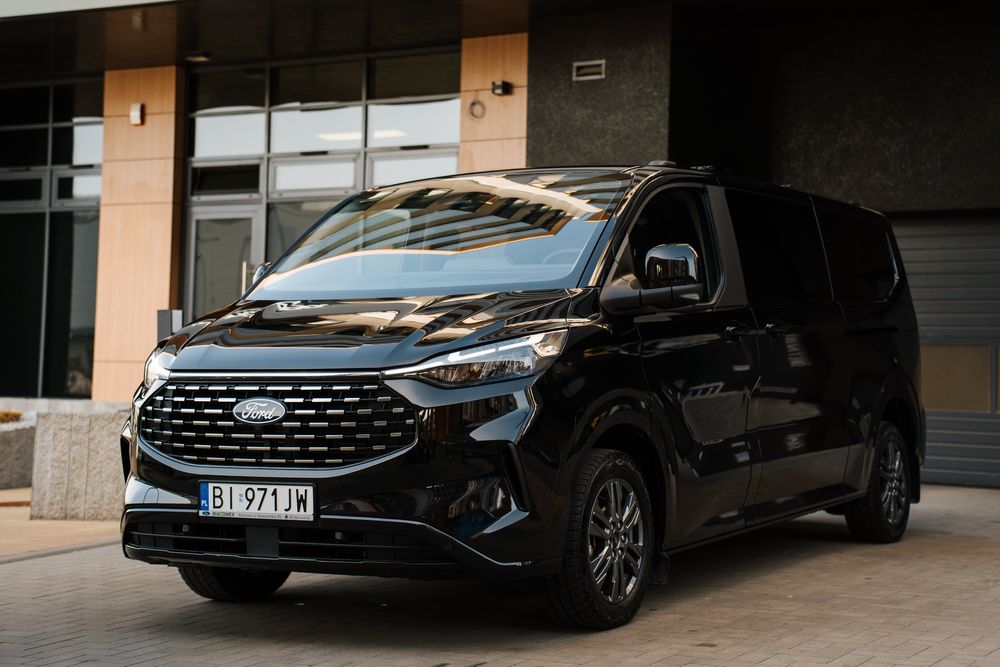 Nowy 8/9-osobowy bus do wynajęcia z kierowcą, imprezy okolicznościowe