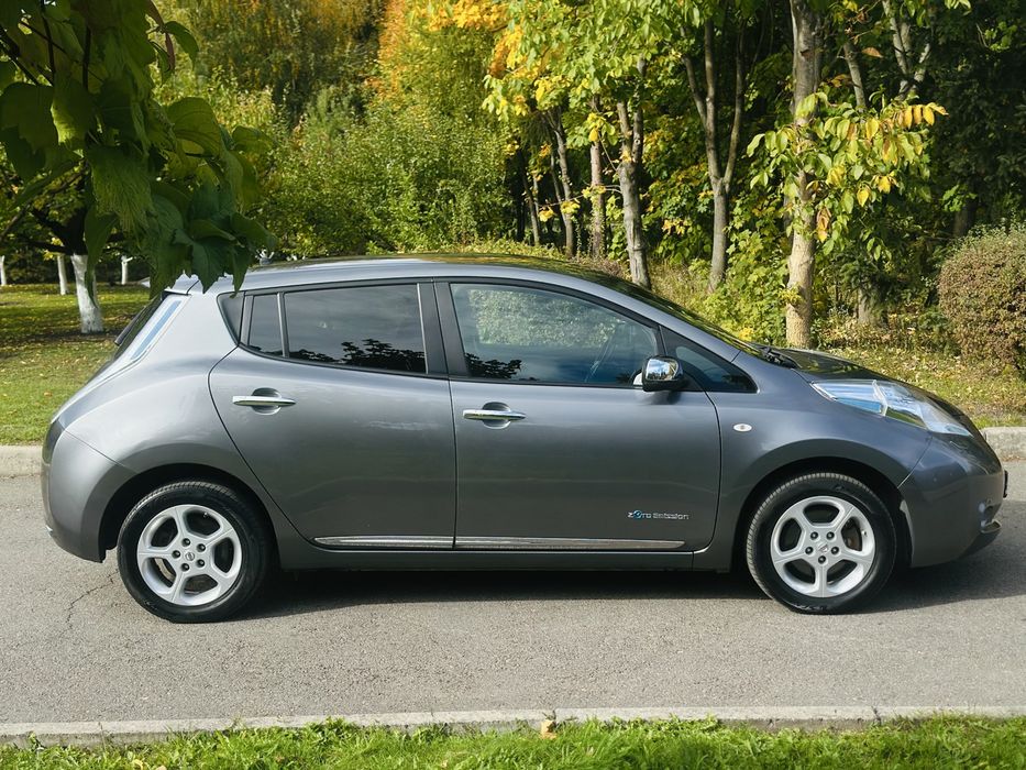 електромобіль Nissan Leaf чистого 2014  11/12