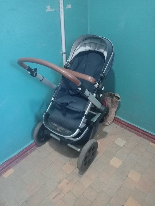 Продам отличную коляску